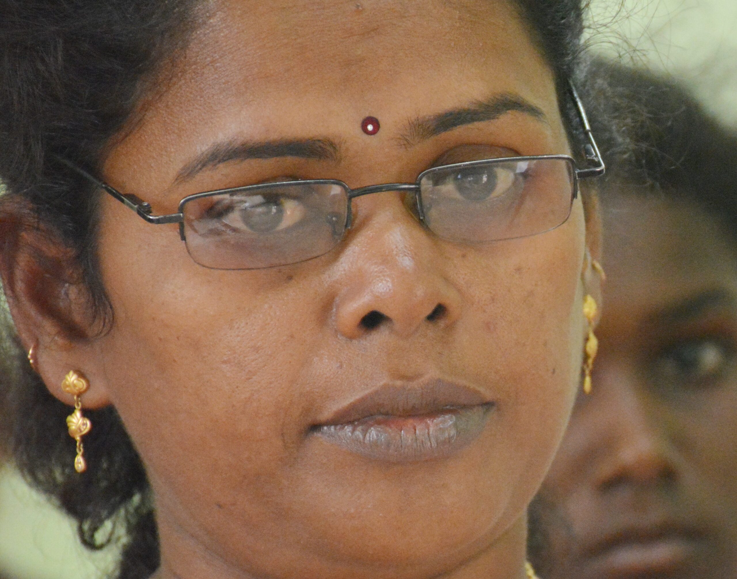 Thivya komt op voor rechten fabrieksarbeiders kledingindustrie